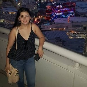 Meet your Posher, Daniela